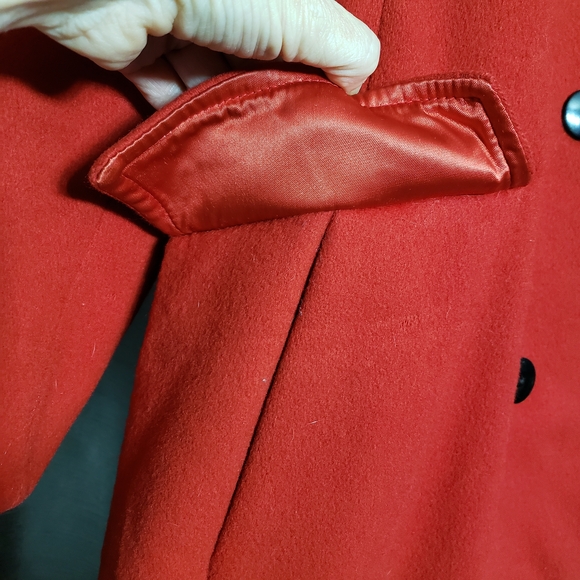 Vtg. 1970's Elegant Red 100% Wool Trench Coat Black Velvet Collar Sz16 Old Money - Picture 6 of 12